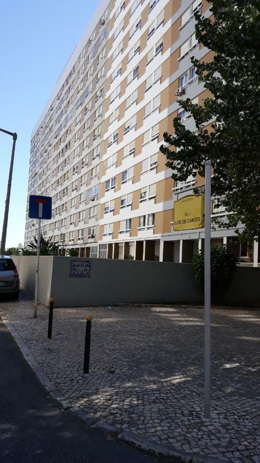 Apartment In Portela Near The Airport Lisbon Exterior photo